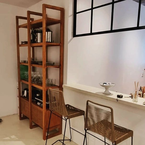 Estanteria en madera kiri